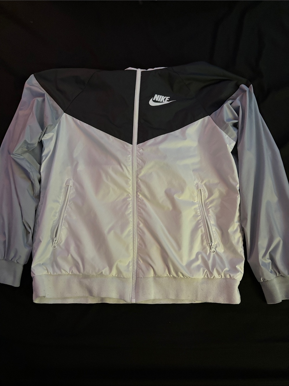 Nike Youth XL Iridescent Windbreaker Jacket - Black & Silver
